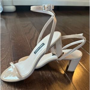 Nine West Size 5 Beige Strappy Sandal